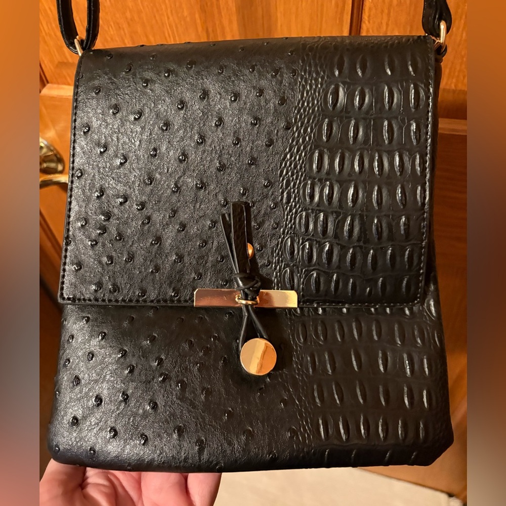 Elegant Black Textured Women's Bag